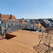Dakterras met metalen balustrade